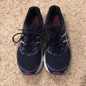 ASICS navy shoes never wore